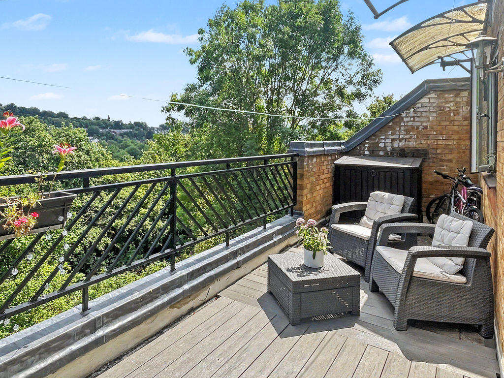Main image of property: Very Spacious 1 Bedroom Apartment - Huge Balcony
