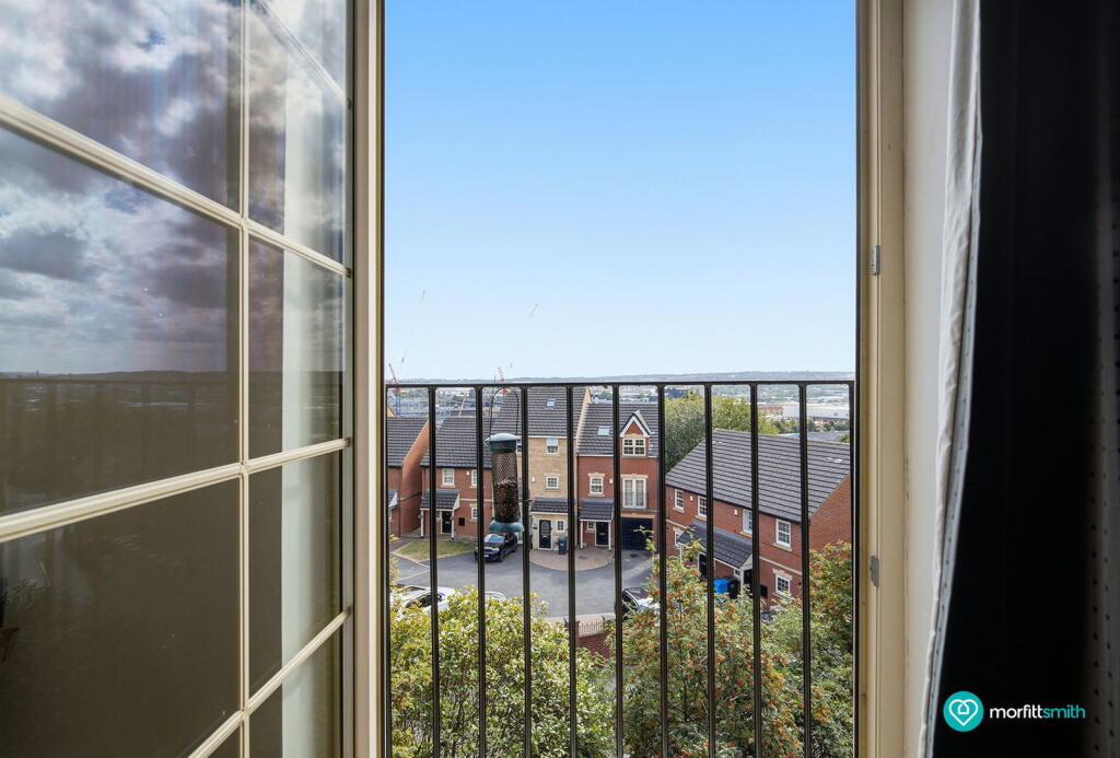 Apartment in Sheffield, South Yorkshire - More