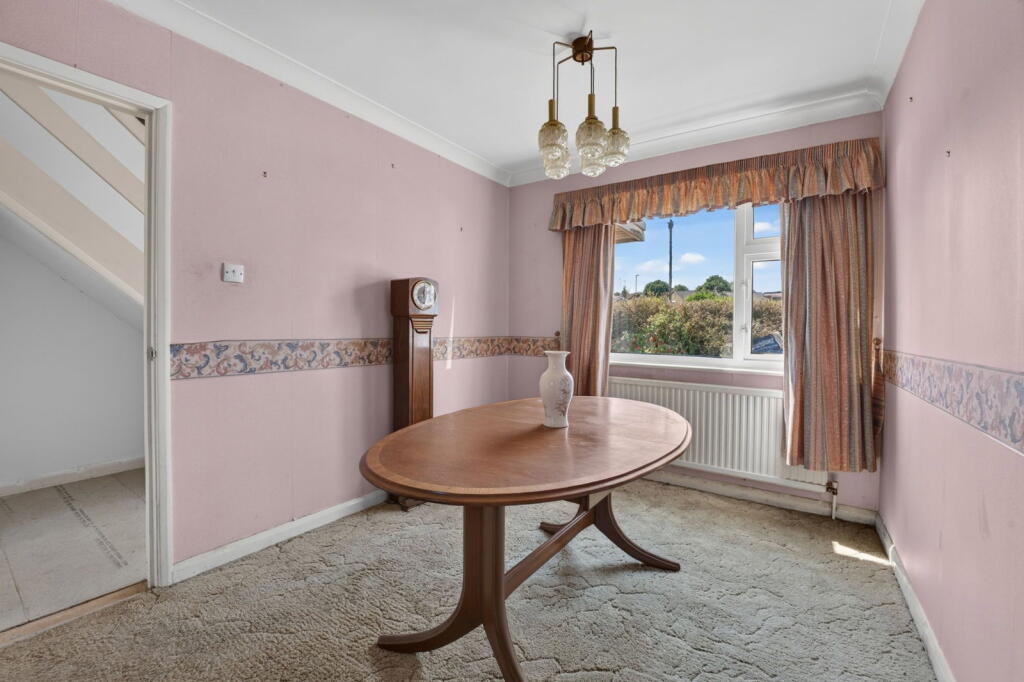 House in Kettering, Brambleside - More