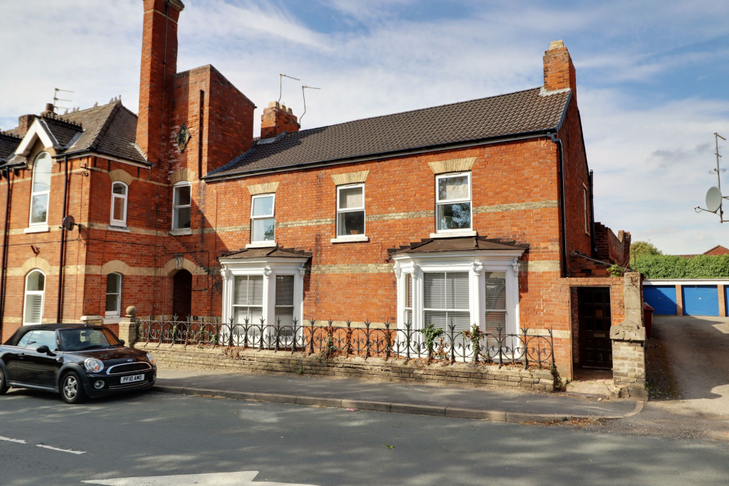 House in Messingham, North Lincolnshire - View 2