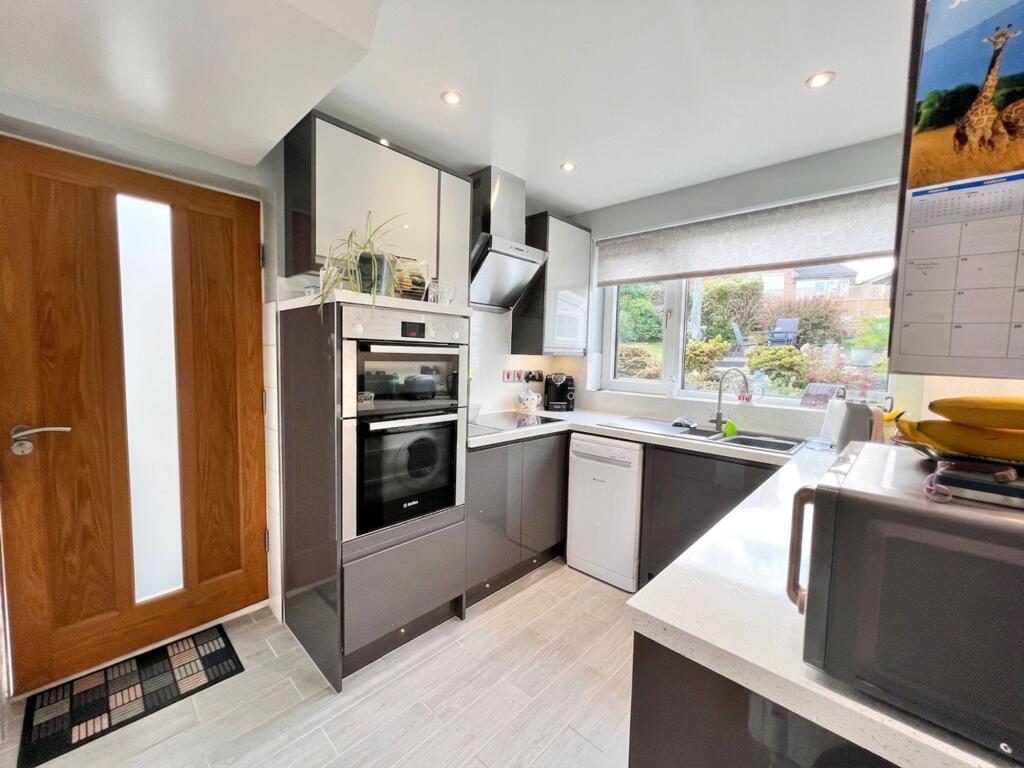 Popley Drive, Meltham, HD9 photo 3