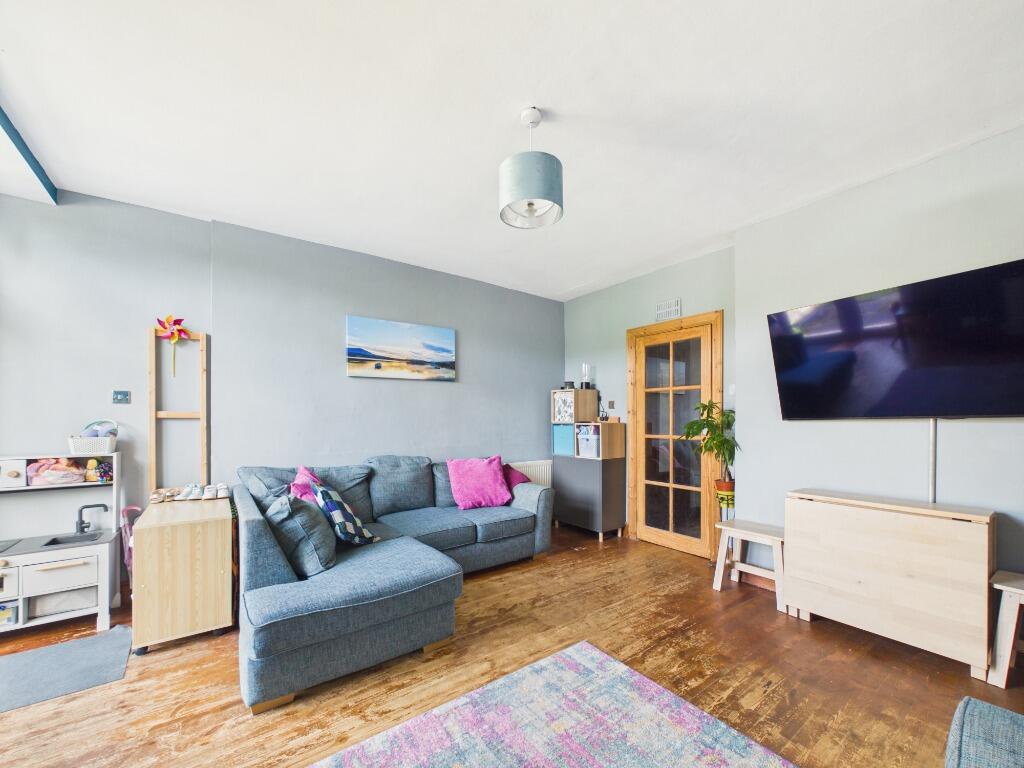 Maxwellton Avenue, Calderwood, East Kilbride, G74 photo 3