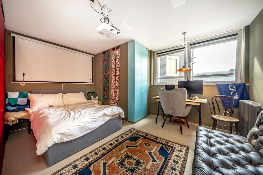 Apartment in London - More