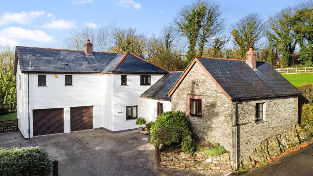 Main image of property: Lanteglos, PL32