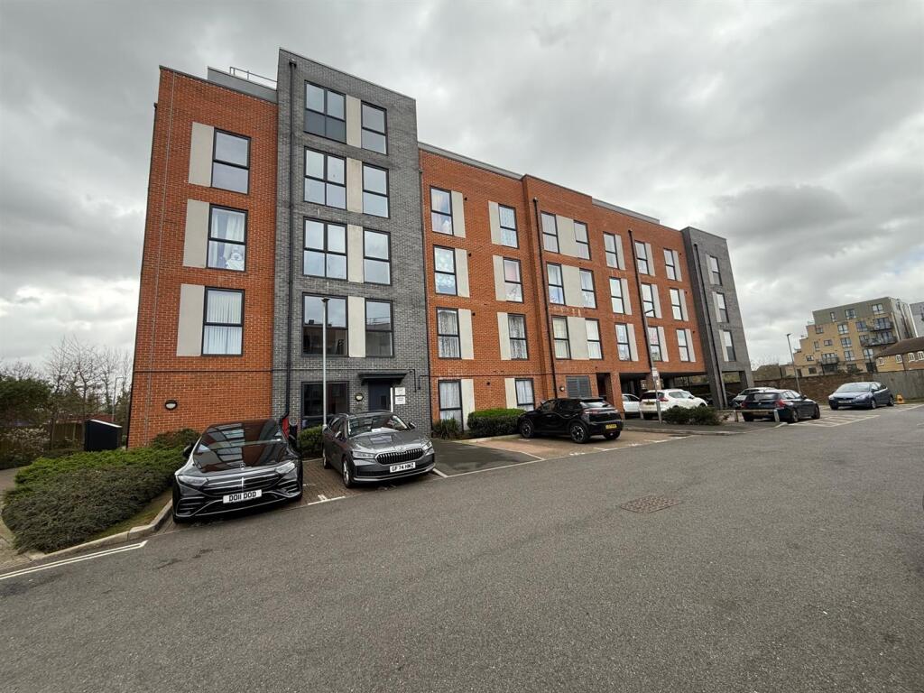 Main image of property: Gilding Way, Southall