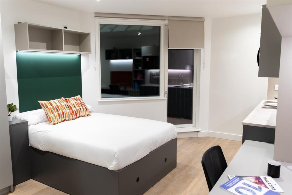 Studio flat for rent