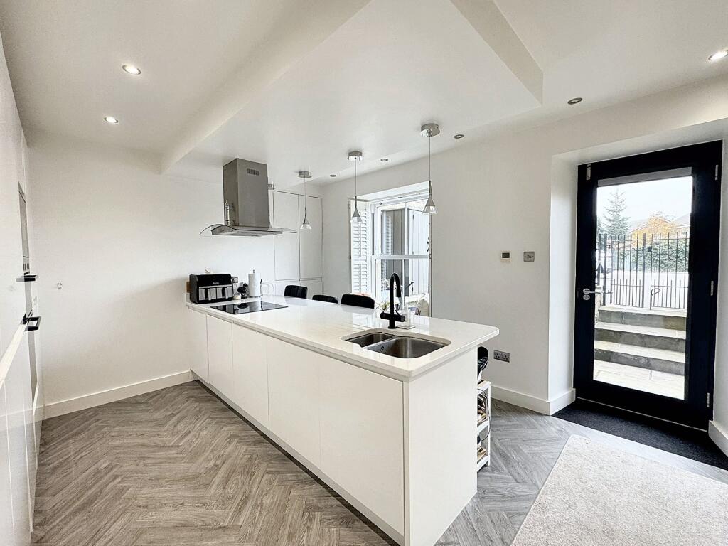 Wentworth Court, Penistone photo 4