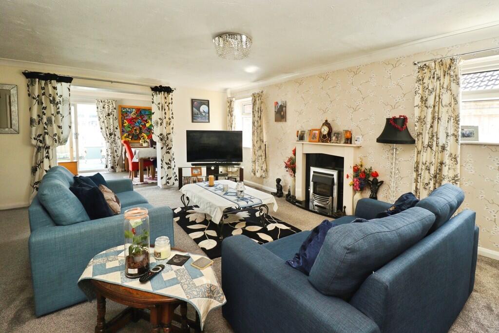 House in West Lindsey, Sudbrooke CP - View 4
