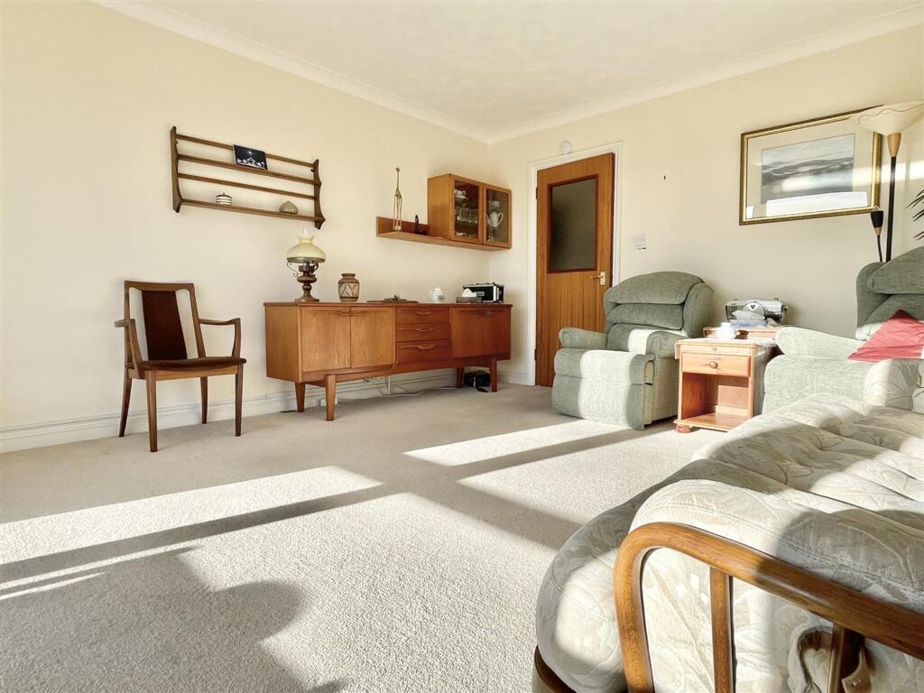 Apartment in Weymouth, Dorset - More