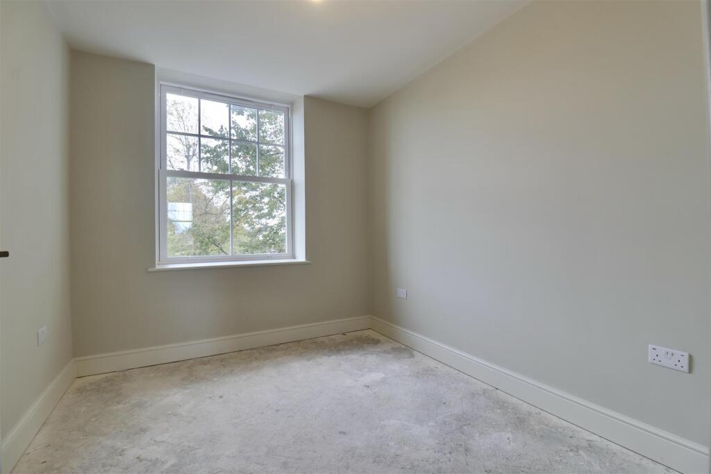 Apartment in Portsmouth - More