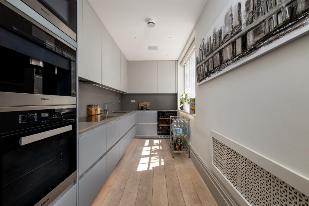 Apartment in London - View 5