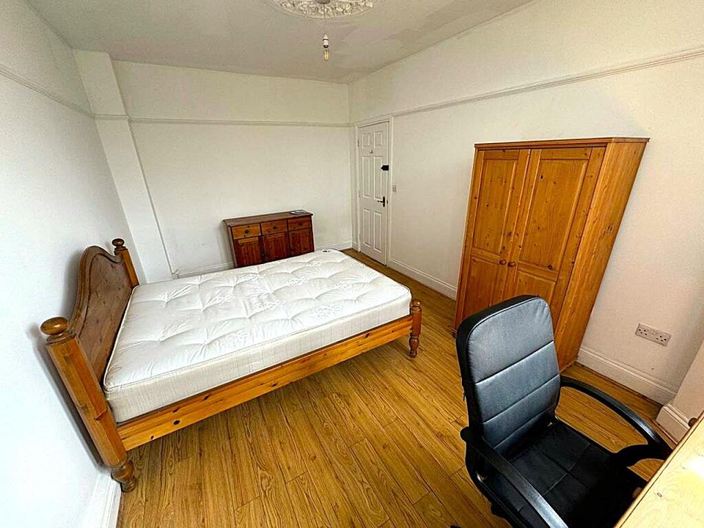 2 bedroom ground floor flat for rent