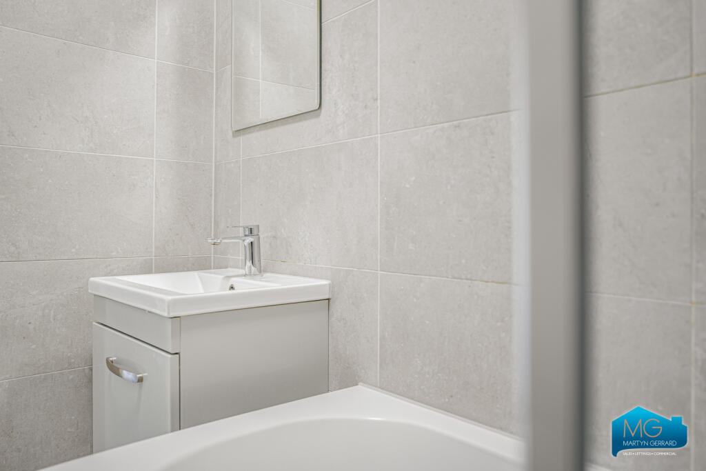 Apartment in Enfield - More