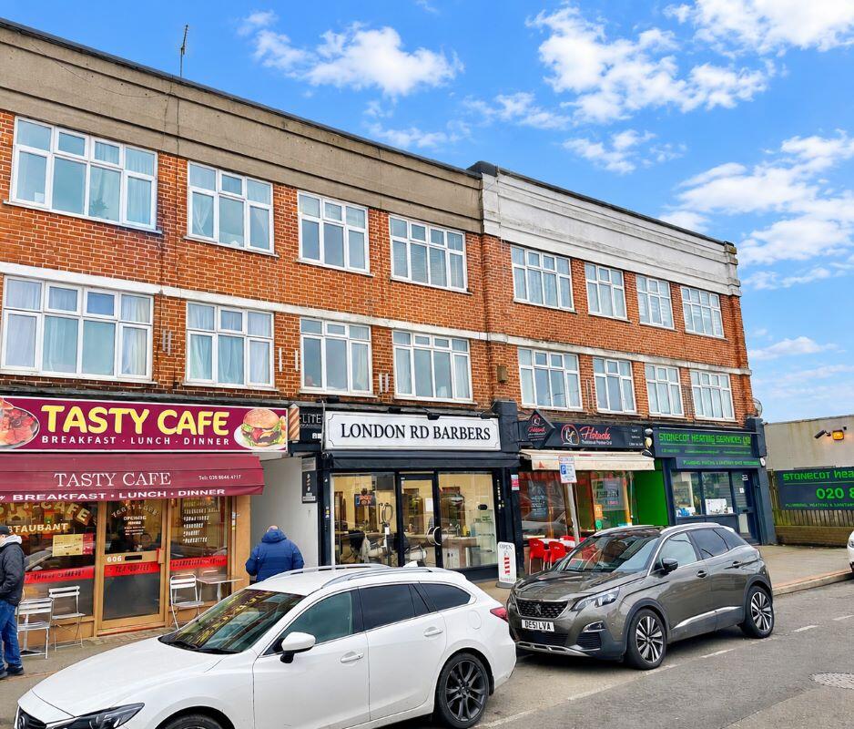Main image of property: 692(A) London Road, Cheam, Sutton, SM3 9BY