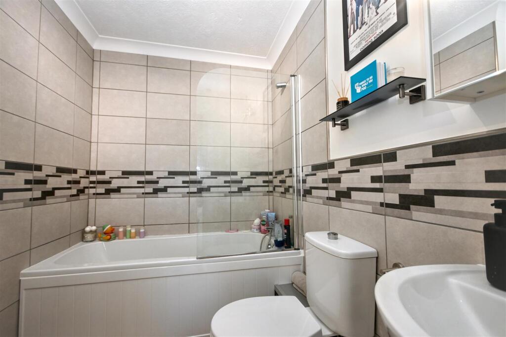 Apartment in Brighton - View 4