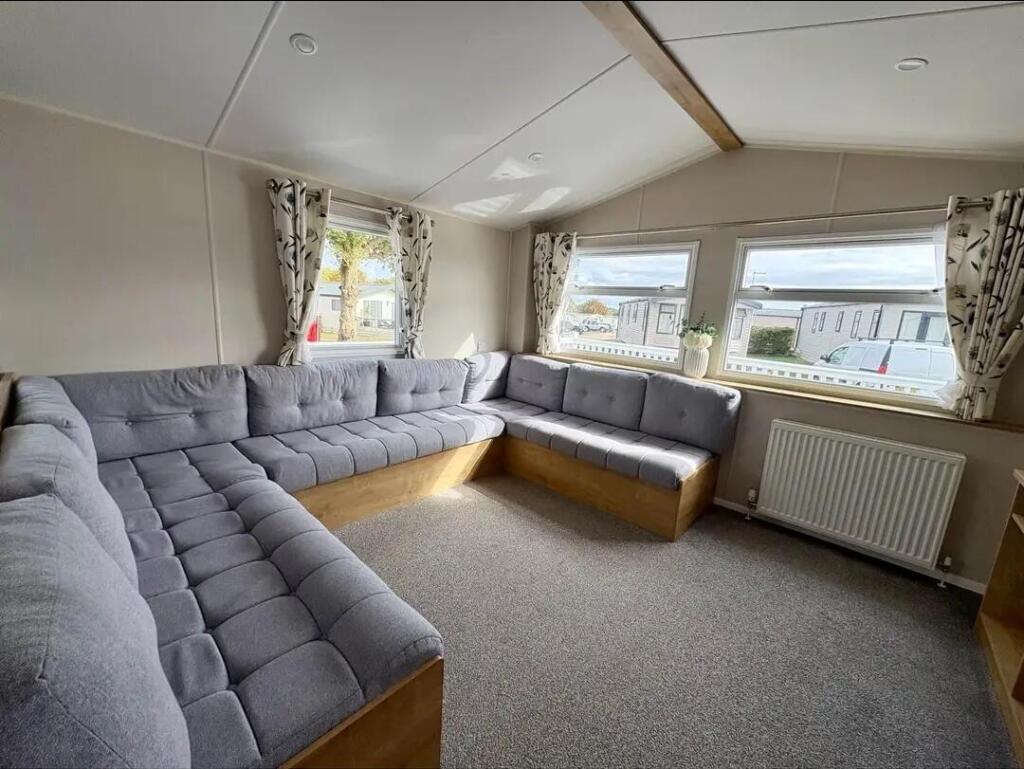 Coopers Beach Holiday Park, Church Lane East Mersea, Colchester, Essex, CO5 8TN photo 3