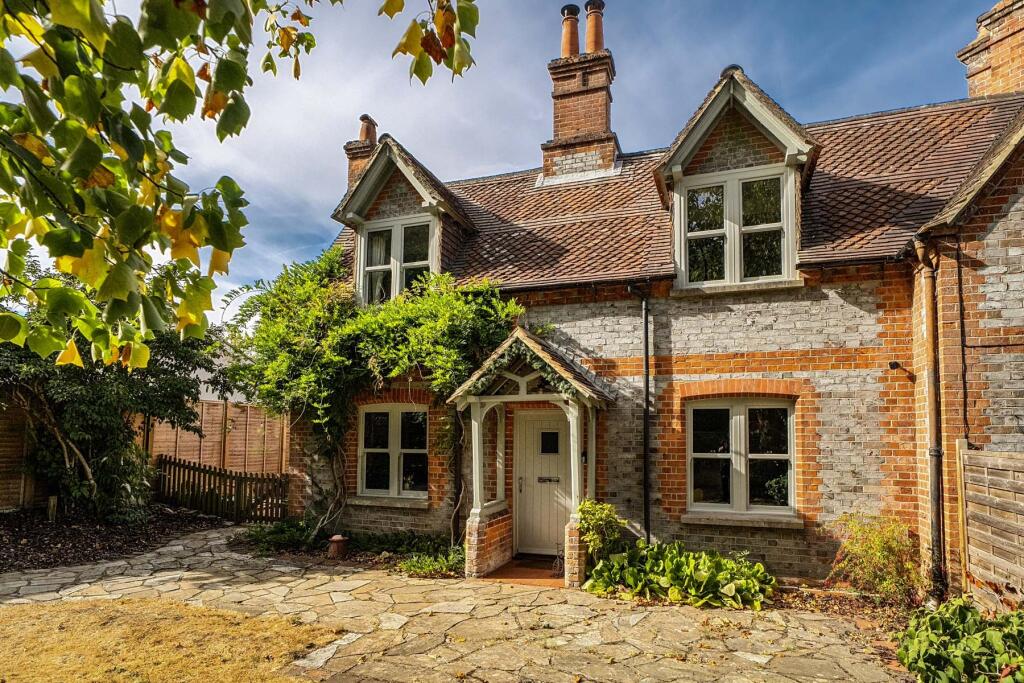 House in Upper Basildon, Basildon