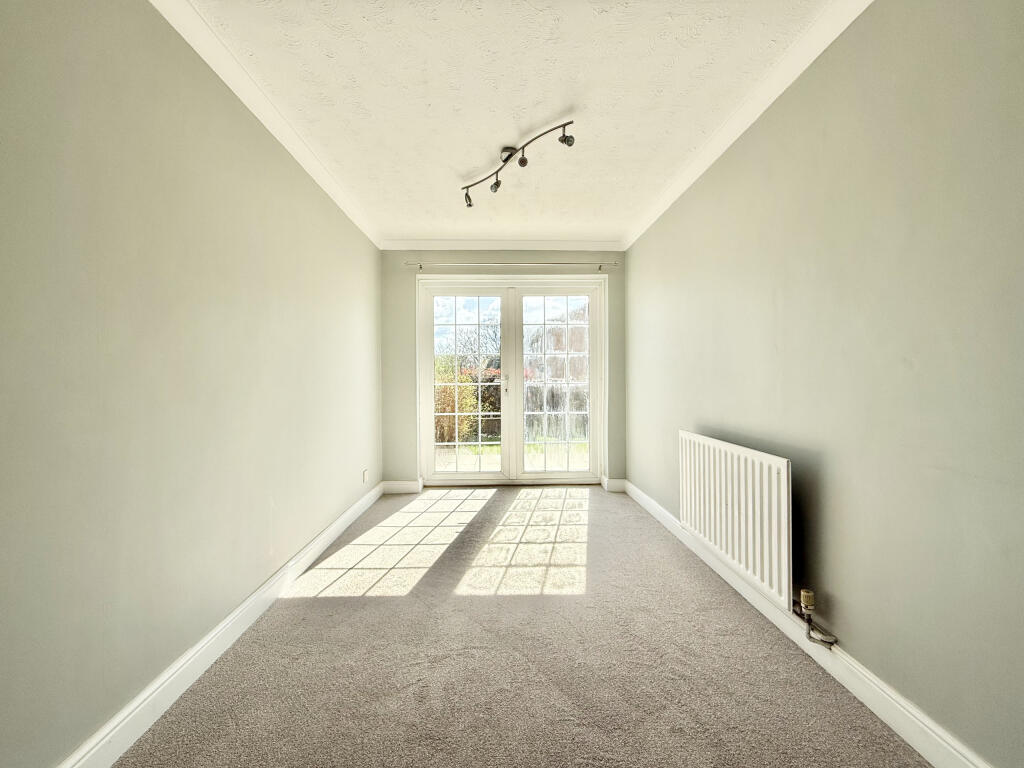House in Ferndown - View 4