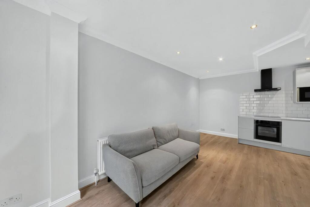 Apartment in London - View 3