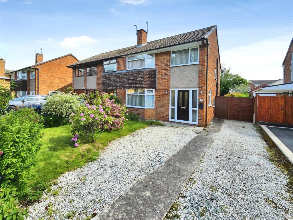 Main image of property: Fox Avenue, Nuneaton, Warwickshire, CV10