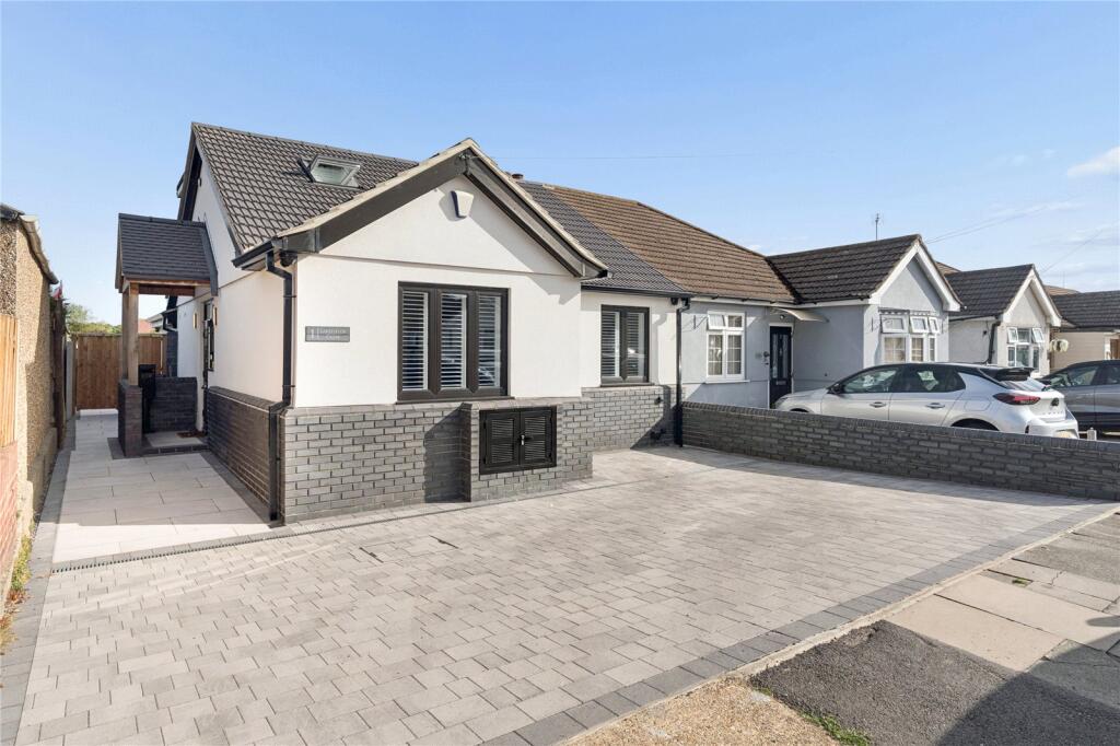 House in Rainham - View 5