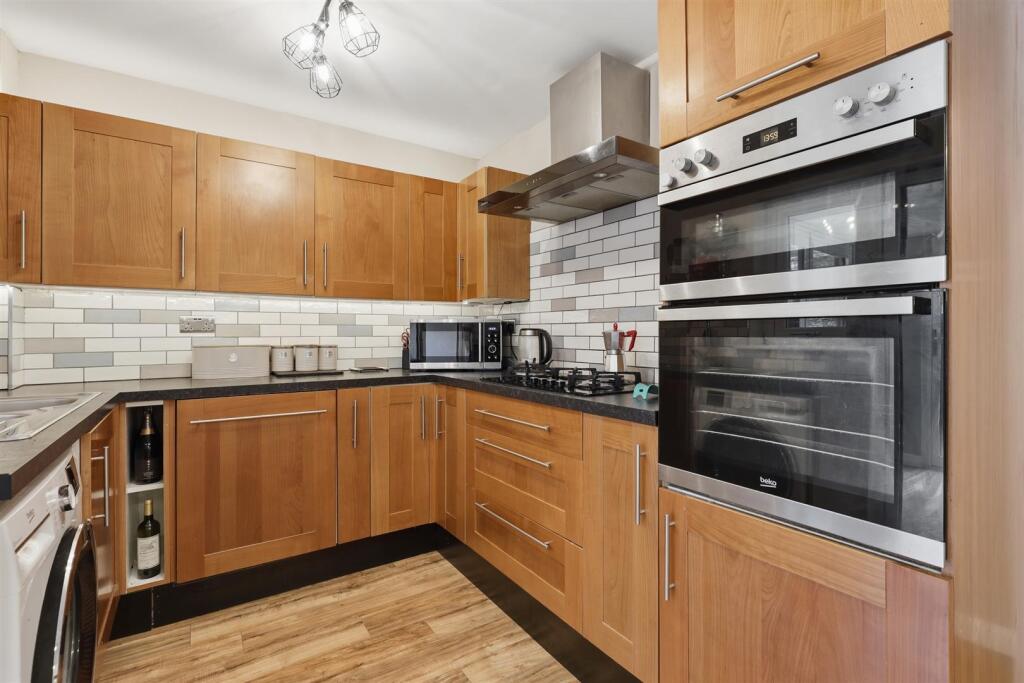 Colintraive Avenue, Glasgow photo 4