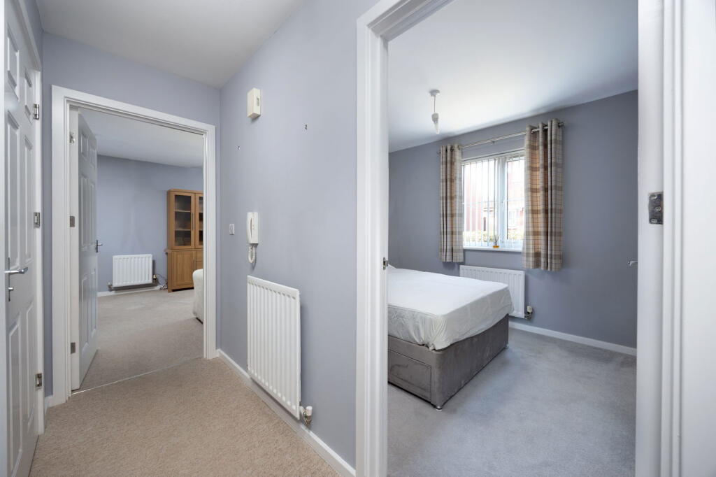 Spitalcroft Road, Devizes, Wiltshire, SN10 3FL photo 2