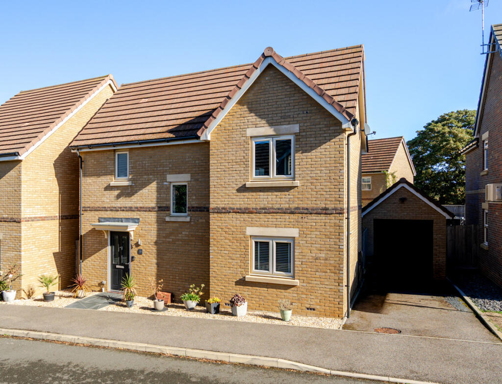 Main image of property: Meadow Way, Wing, Buckinghamshire, LU7