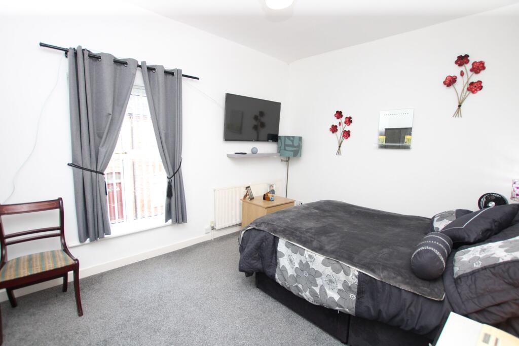 House in Leigh, Hope Carr, Bedford - More