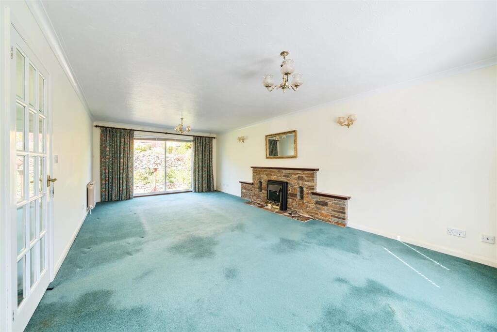 Buzzacott Close, Combe Martin, Ilfracombe photo 3