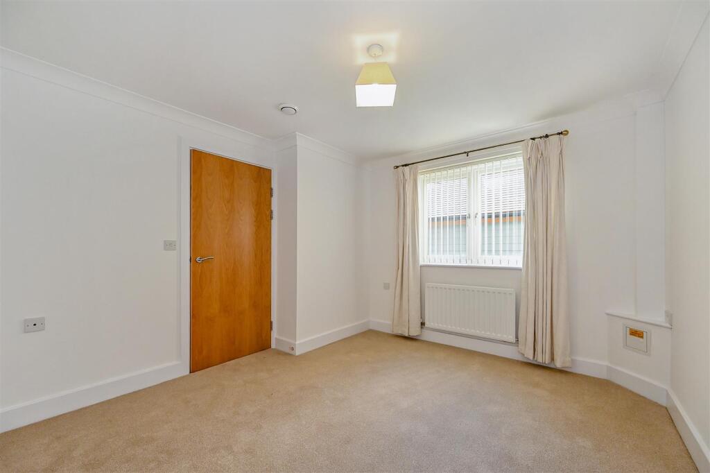 Apartment in Portsmouth - More