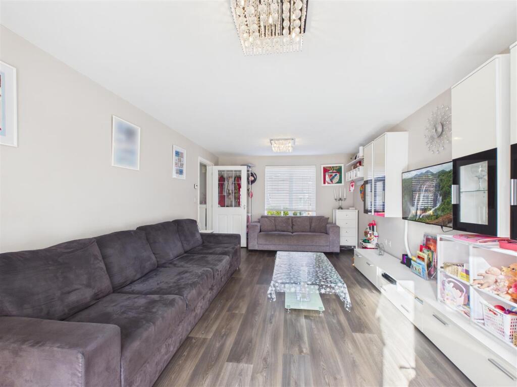 House in Worcester - View 5
