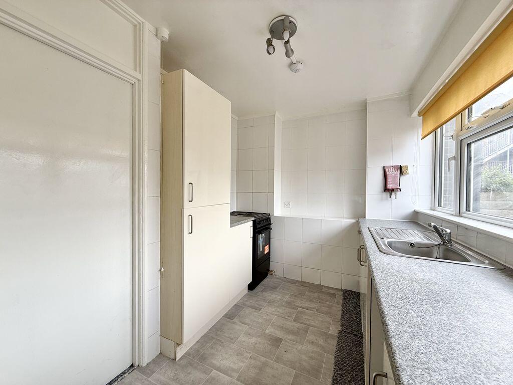Apartment in Romford - View 4