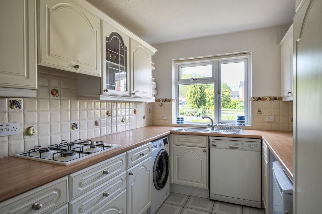 Woodhatch Spinney, Coulsdon, CR5 photo 3