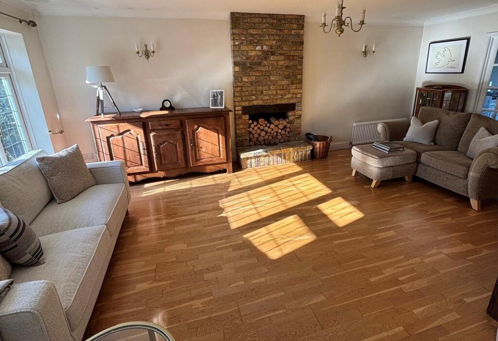 Woodhill Road, Sandon, Chelmsford photo 2