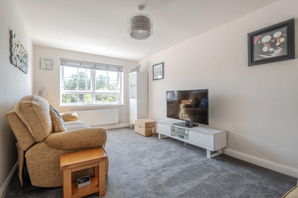 House in Milton Keynes, Eaton Leys, Bletchley and Fenny Stratford - View 4