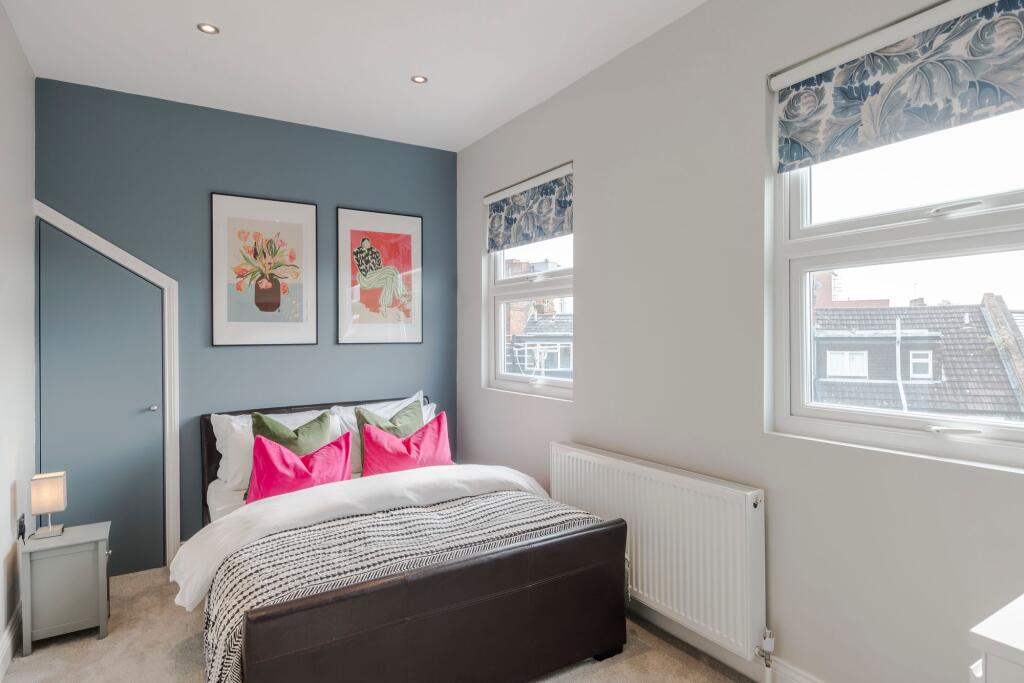 Apartment in London - View 5