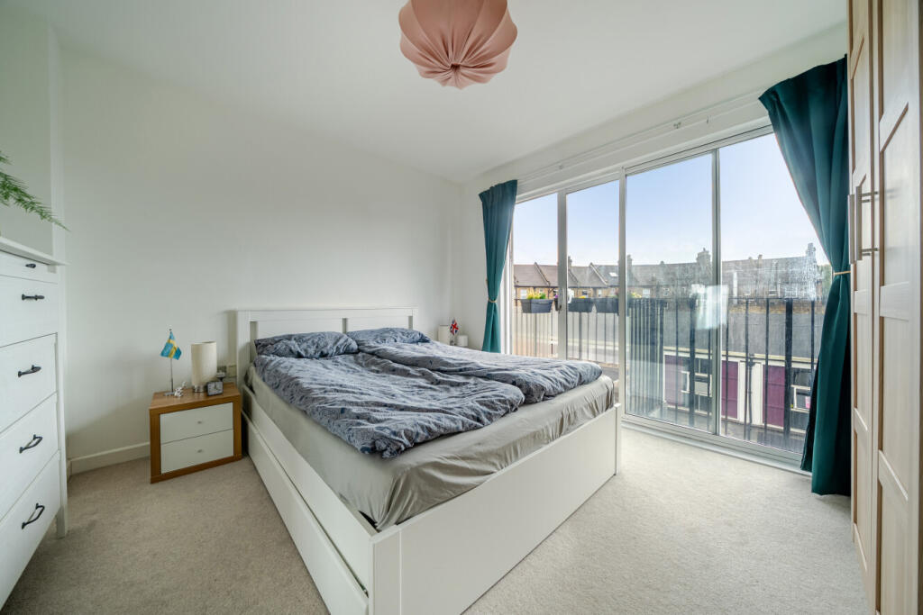 Apartment in London - View 5