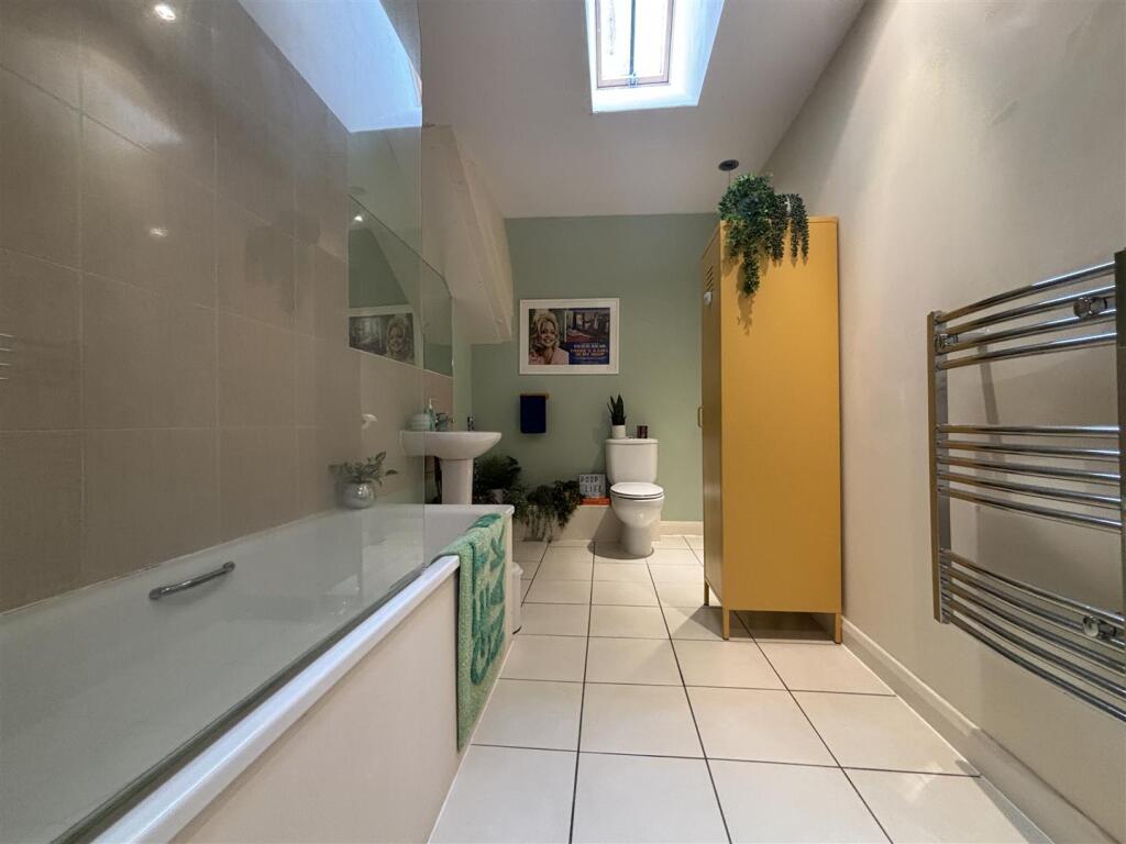 Apartment in Halifax - View 4