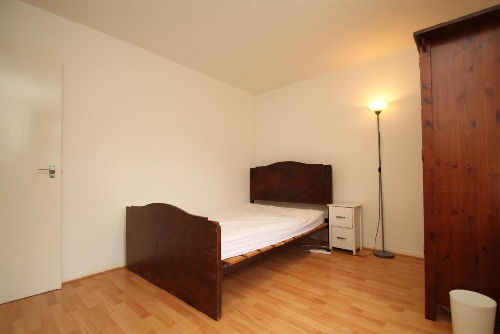 Apartment in London - More
