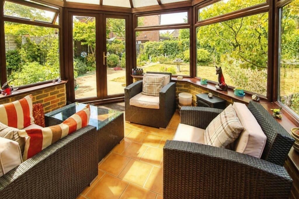 House in Sandhurst, College Town - View 5