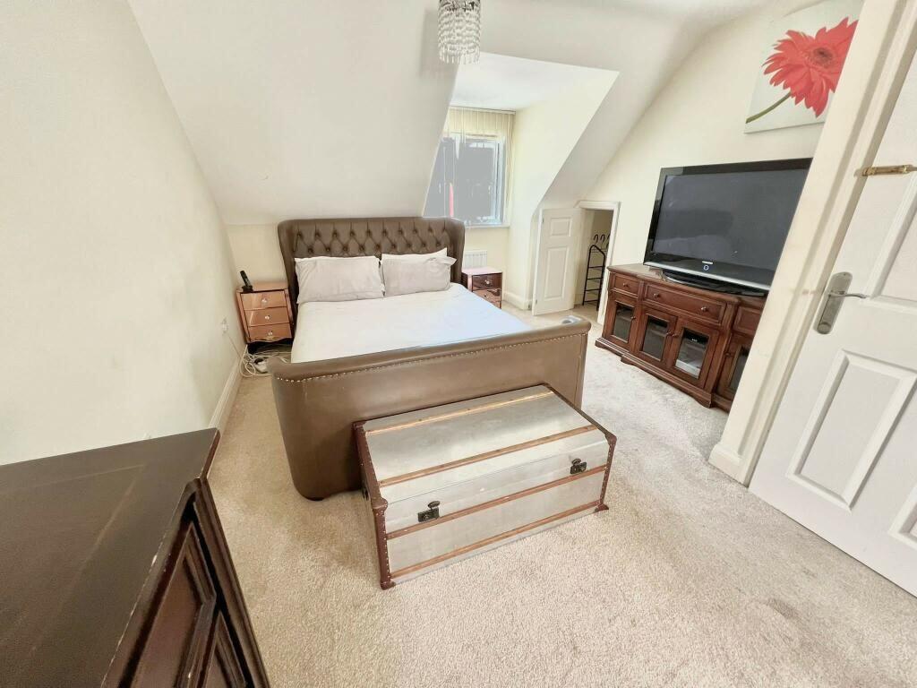 4 bedroom town house for rent