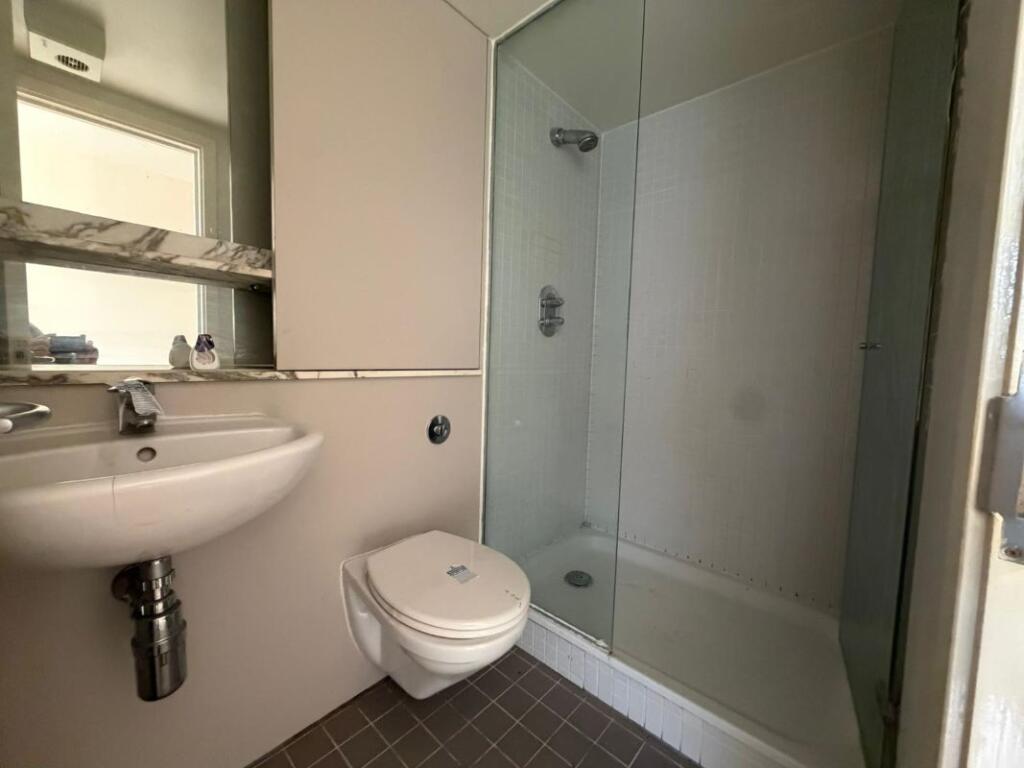Apartment in London, Deals Gateway, Deptford - More