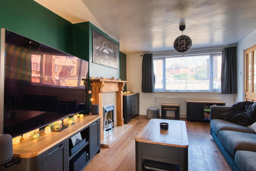 House in Leeds, West Yorkshire - View 3