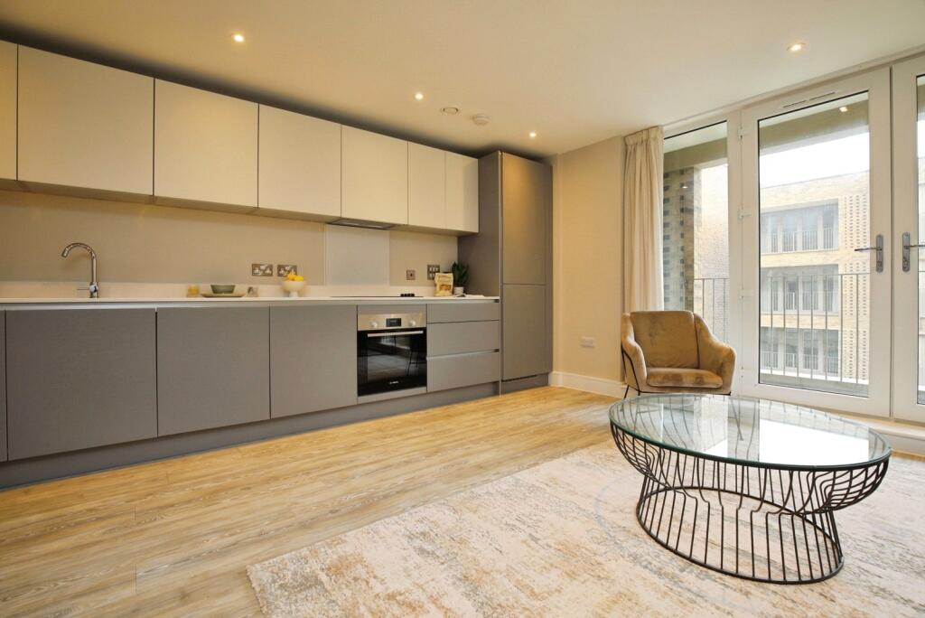 Apartment in Newbury, West Berkshire - More