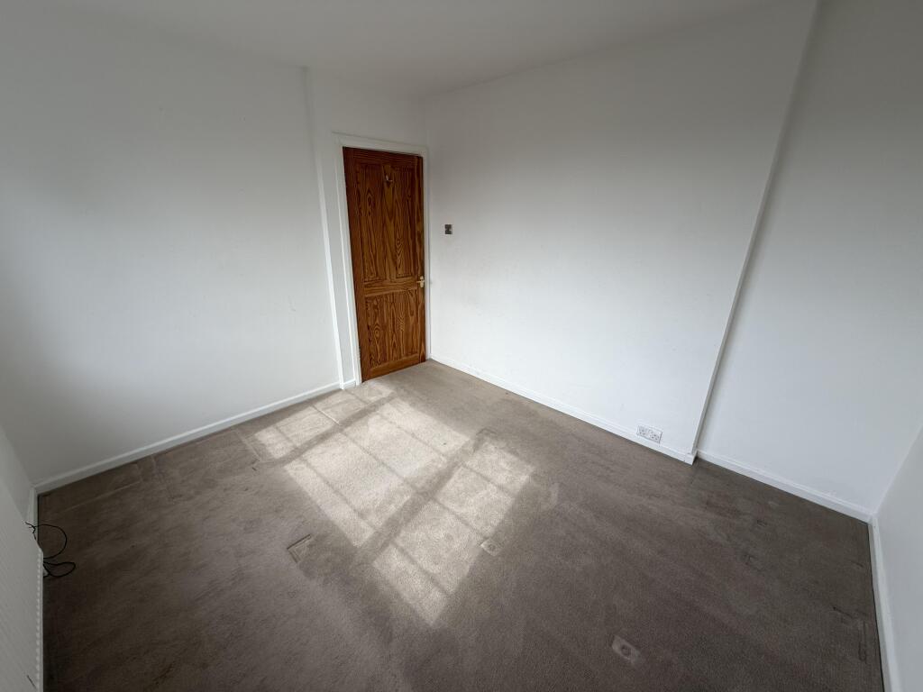 25 Garden Close, Ruislip, Greater London, HA4 photo 5