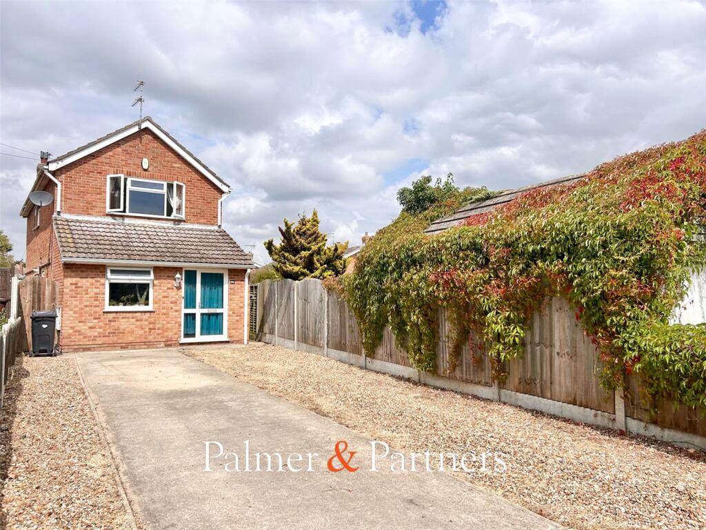 4-bed detached on West Road, Clacton-on-Sea, Essex, CO15, £300,000