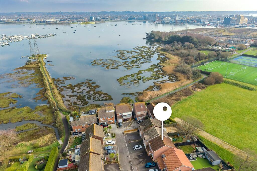 Main image of property: Hinchliffe Road, Poole, BH15