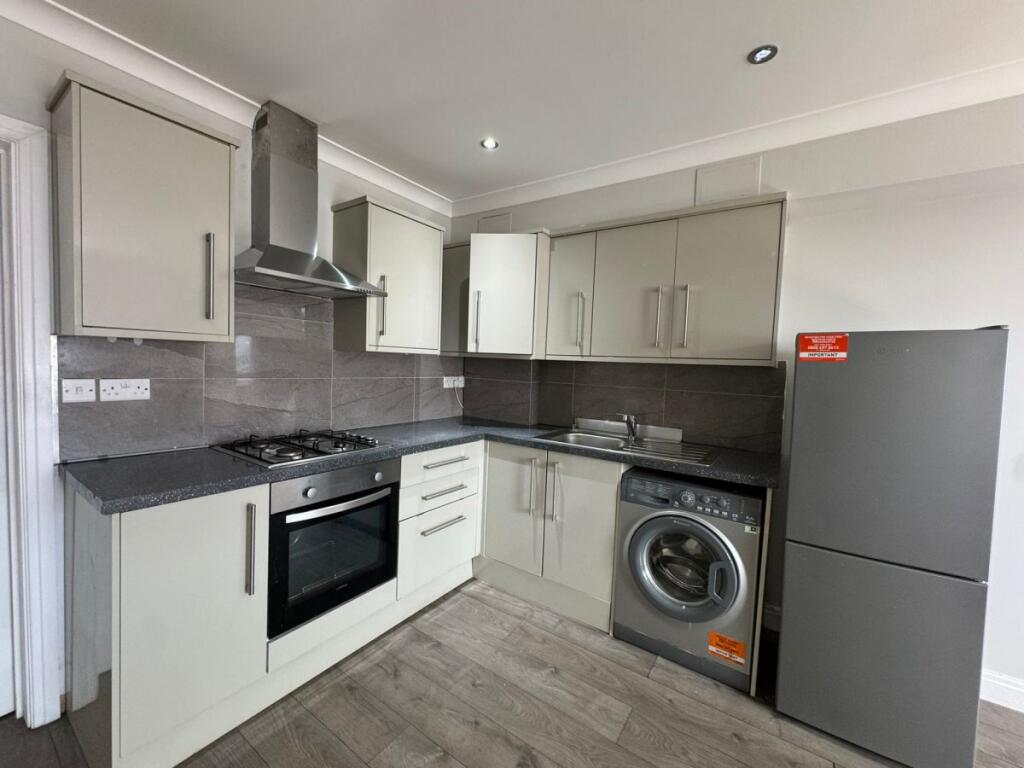 Apartment in Slough - More