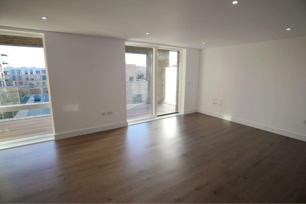 Apartment in London, Kidbrooke Village, Kidbrooke - View 3